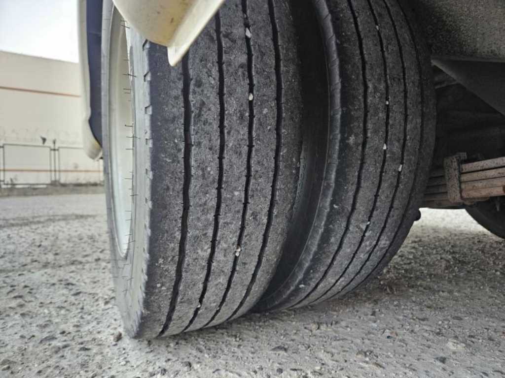 medium and large bus Hyundai bus - Vista 8