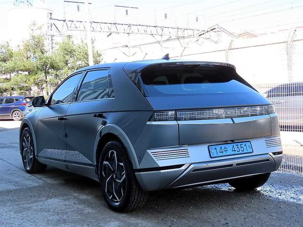 HYUNDAI Ioniq 5 - Vista 3