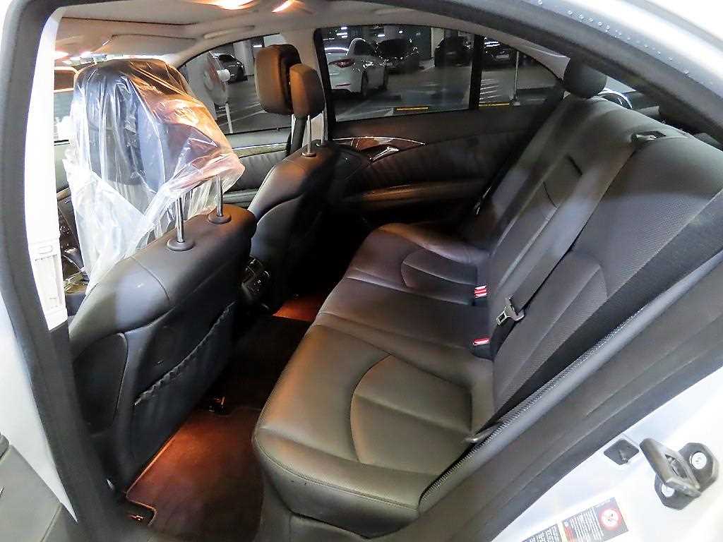 Mercedes Benz E class - Vista 7