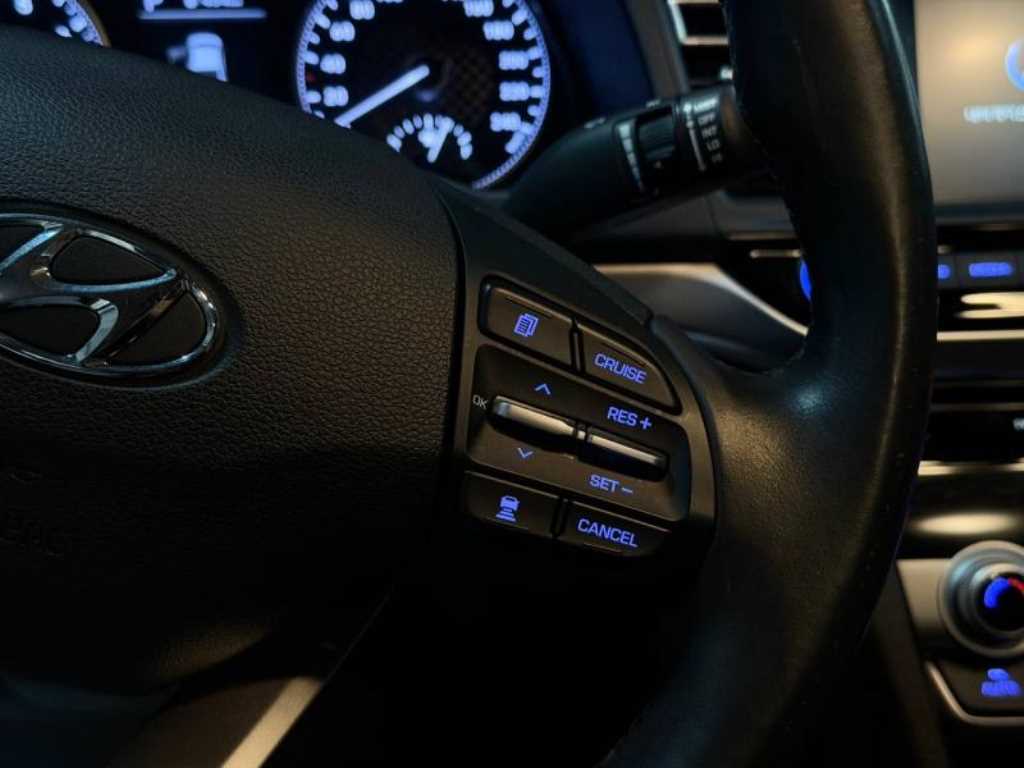 HYUNDAI Avante - Vista 7