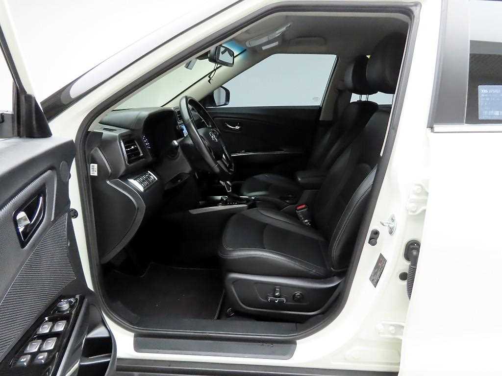 Ssangyong Tivoli 2022 Blanco - Importación desde Corea - HF Imports Iquique - Foto 13