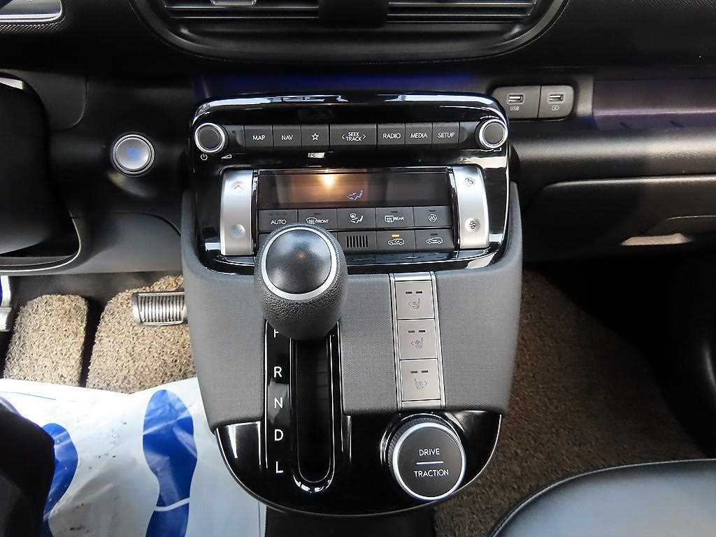 HYUNDAI Casper - Vista 10