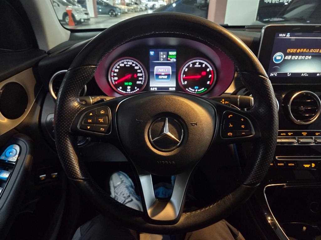 Mercedes Benz GLC Class - Vista 9