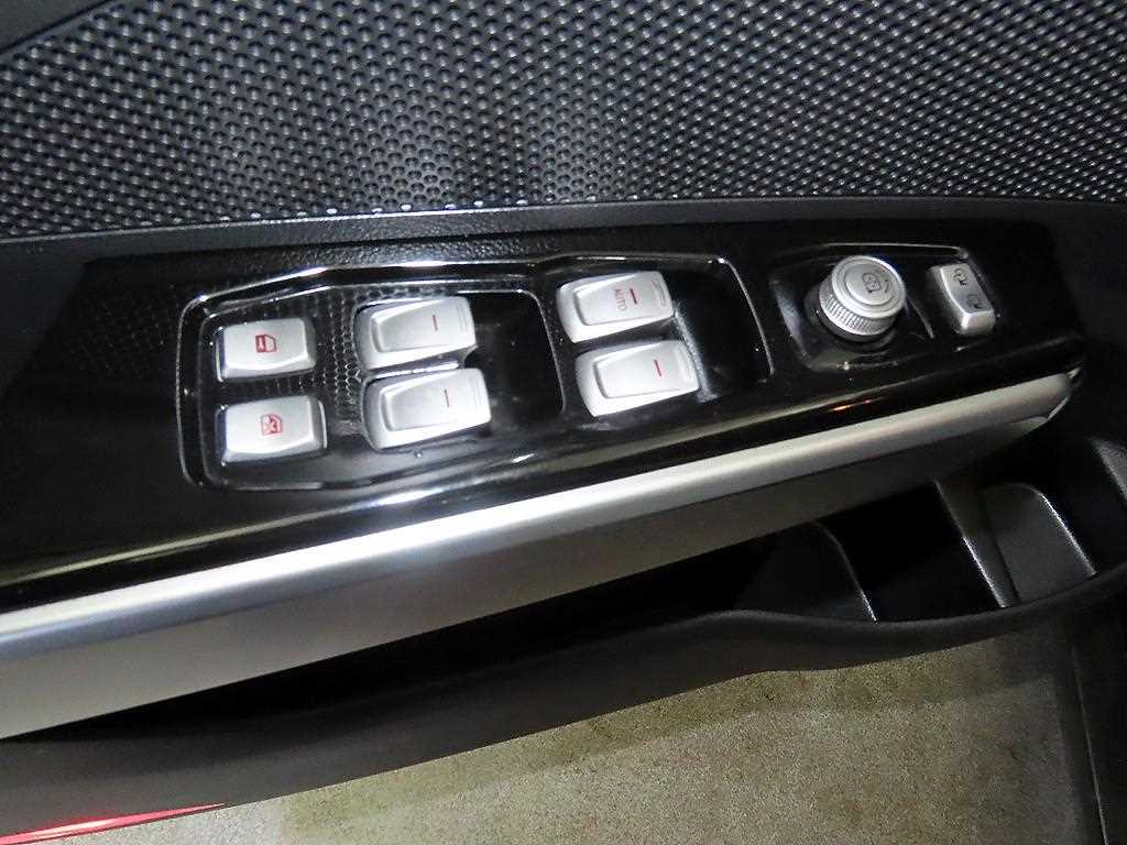 Ssangyong Tivoli 2016 Blanco - Importación desde Corea - HF Imports Iquique - Foto 13