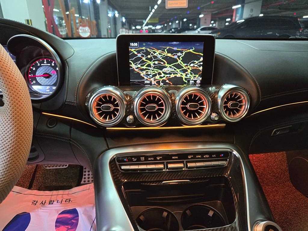 Mercedes Benz AMG GT - Vista 11