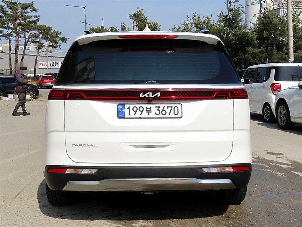 KIA Carnival - Vista 4