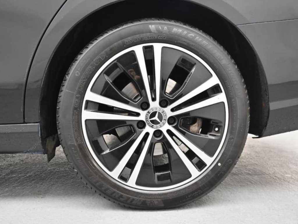 Mercedes Benz E class - Vista 5