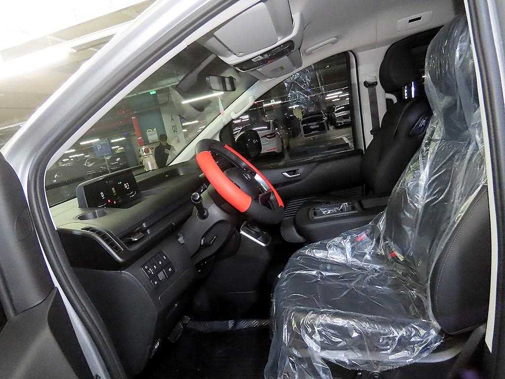 HYUNDAI Staria - Vista 6