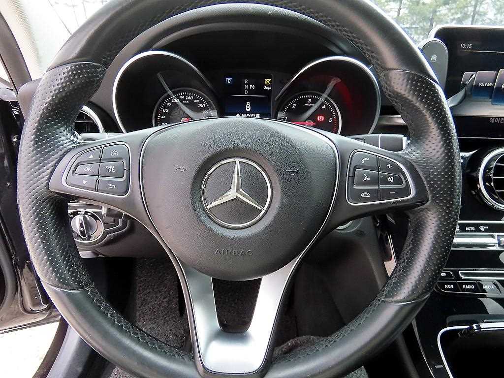 Mercedes Benz C Class - Vista 8