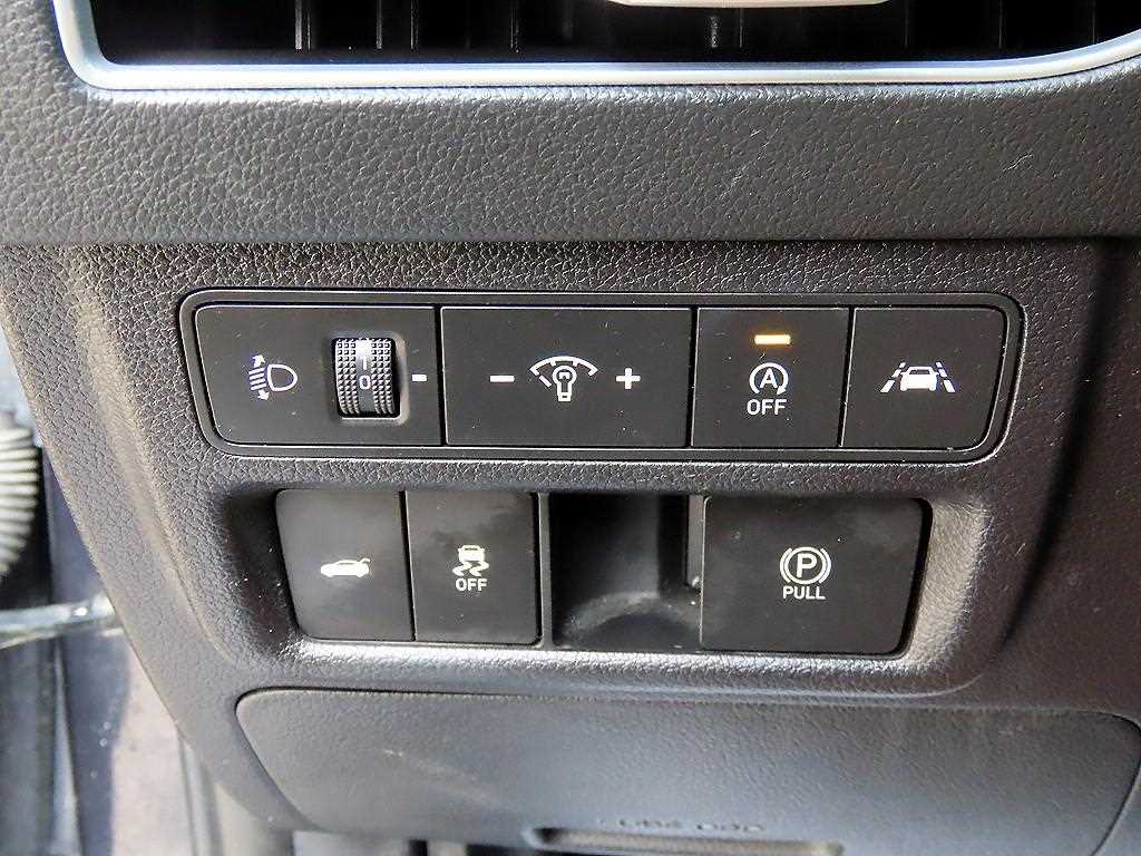 HYUNDAI Sonata - Vista 12