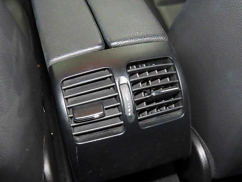 Mercedes Benz C Class 2012 Blanco - Importación desde Corea - HF Imports Iquique - Foto 13