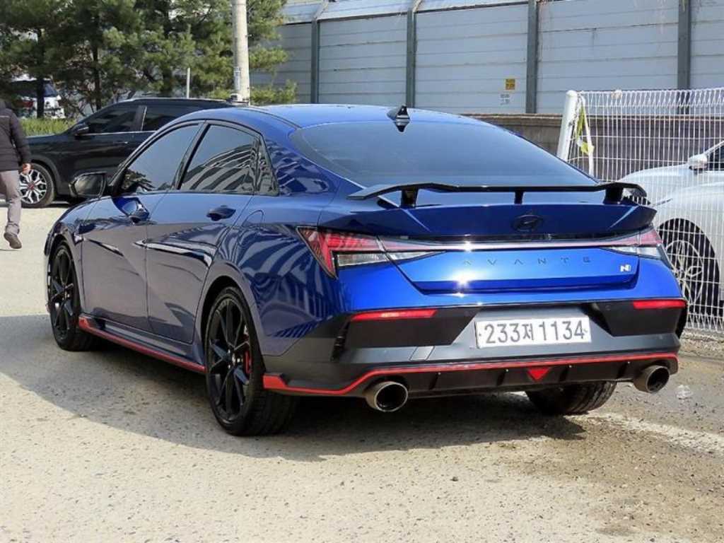 HYUNDAI Avante - Vista 2