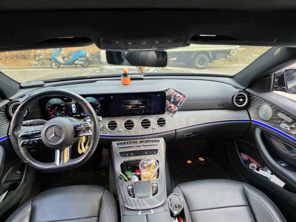 Mercedes Benz E class - Vista 7