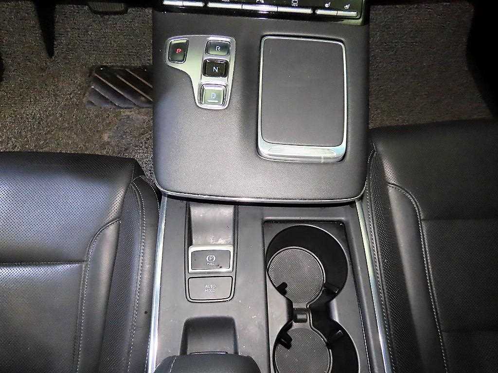 HYUNDAI Grandeur - Vista 12