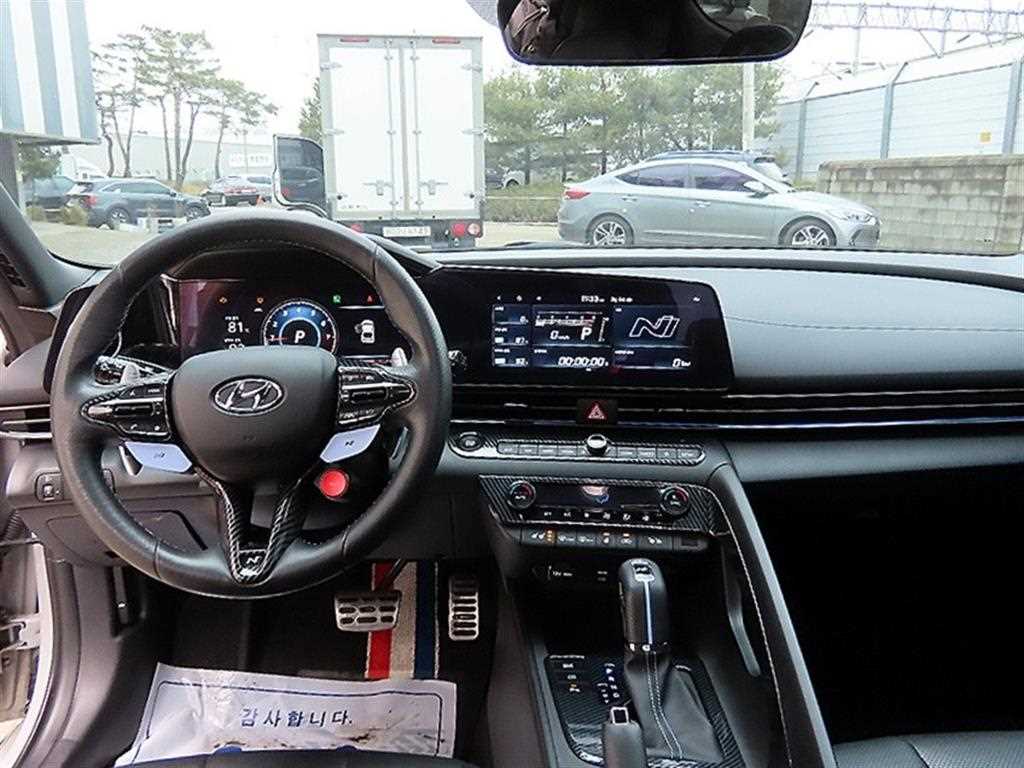 HYUNDAI Avante - Vista 7