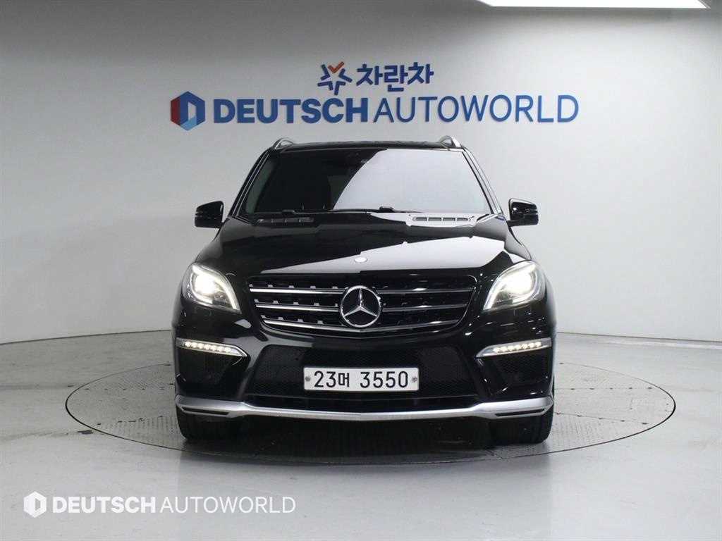 Mercedes Benz M Class - Vista 3