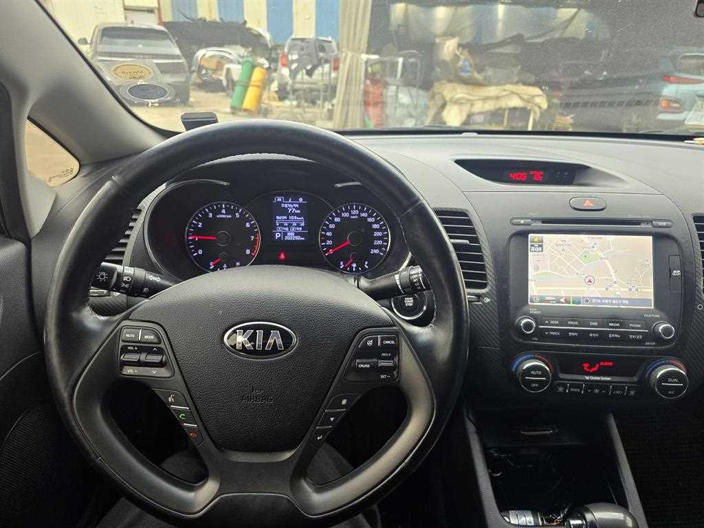 KIA K3 2013 Negro - Importación desde Corea - HF Imports Iquique - Foto 13