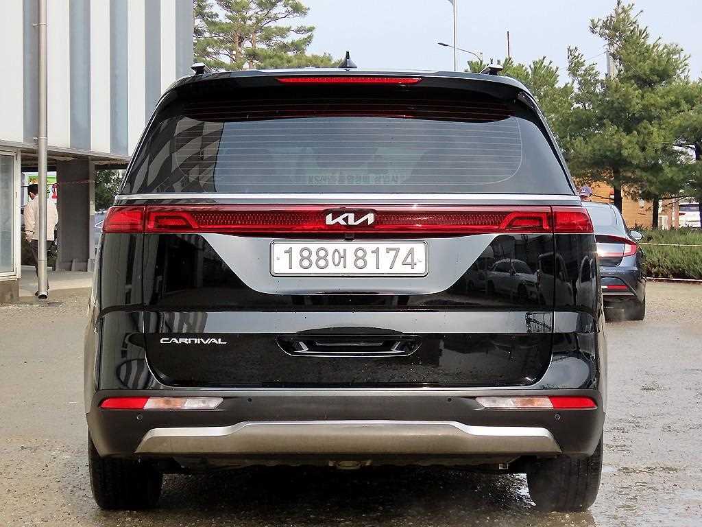 KIA Carnival - Vista 4