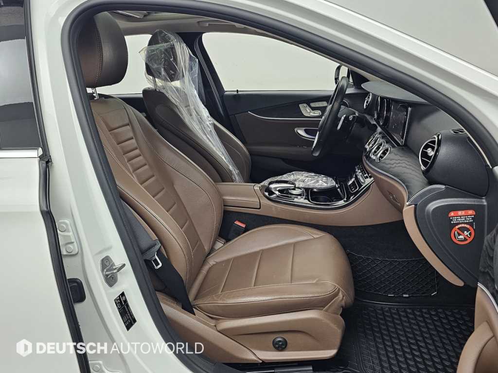 Mercedes Benz E class - Vista 10