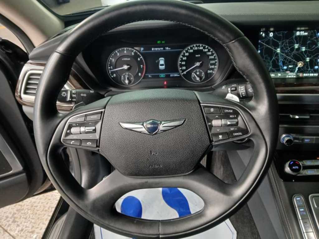 Genesis G90 - Vista 8