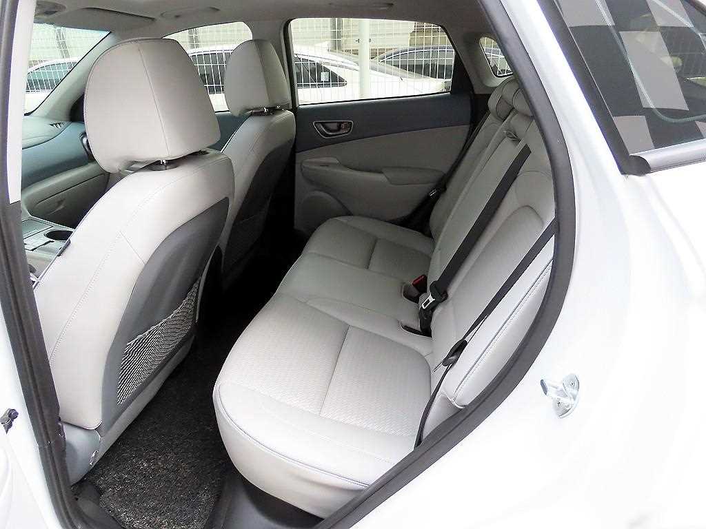 HYUNDAI Kona - Vista 6