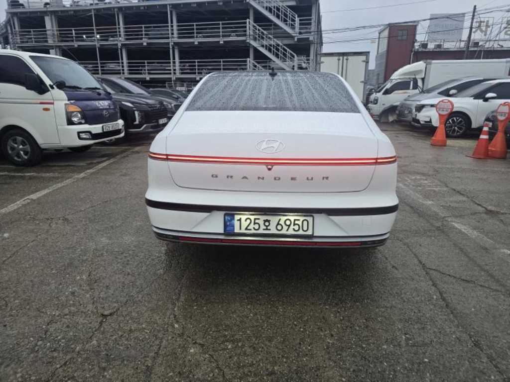 HYUNDAI Grandeur - Vista 3