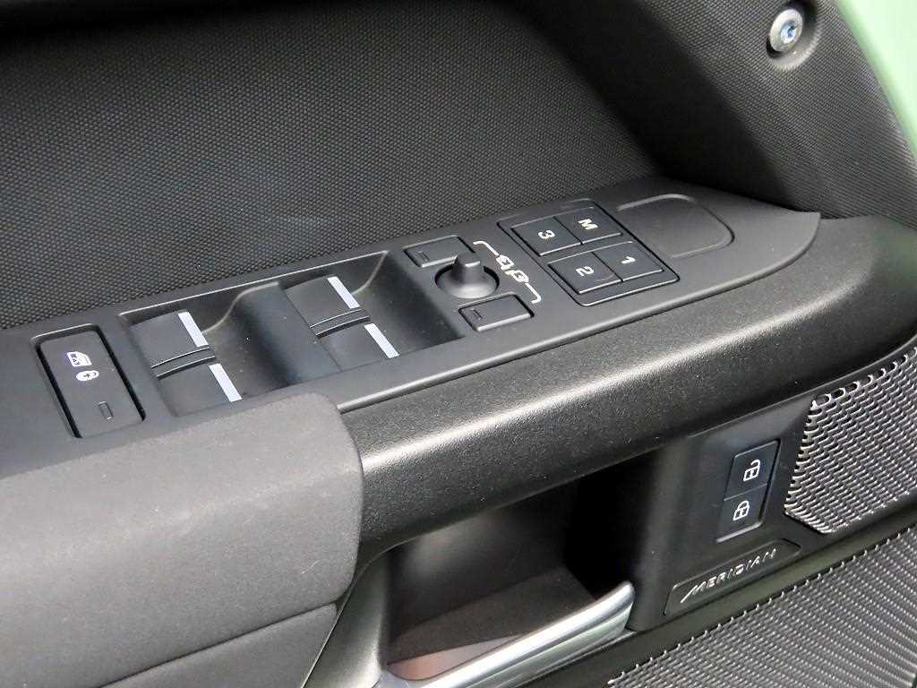 Land Rover Defender - Vista 10