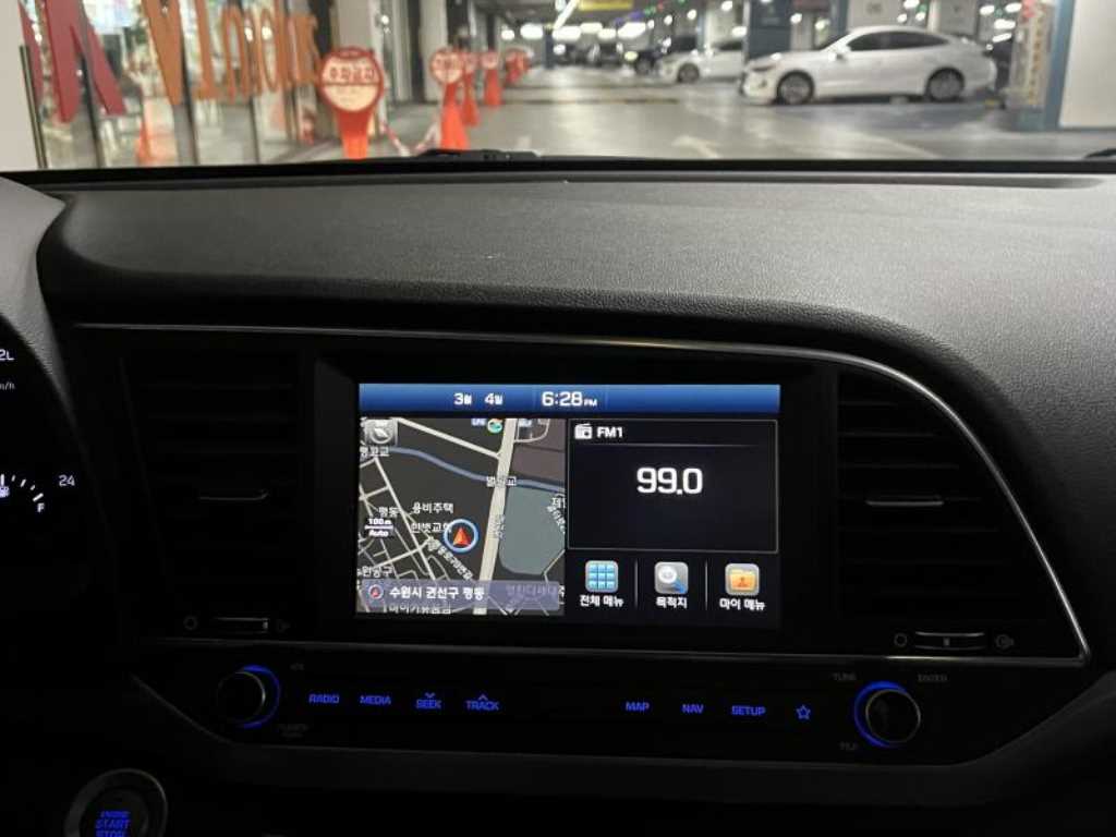 HYUNDAI Avante - Vista 8