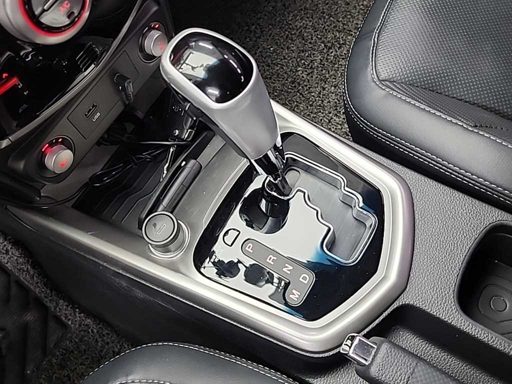 Ssangyong Tivoli - Vista 8