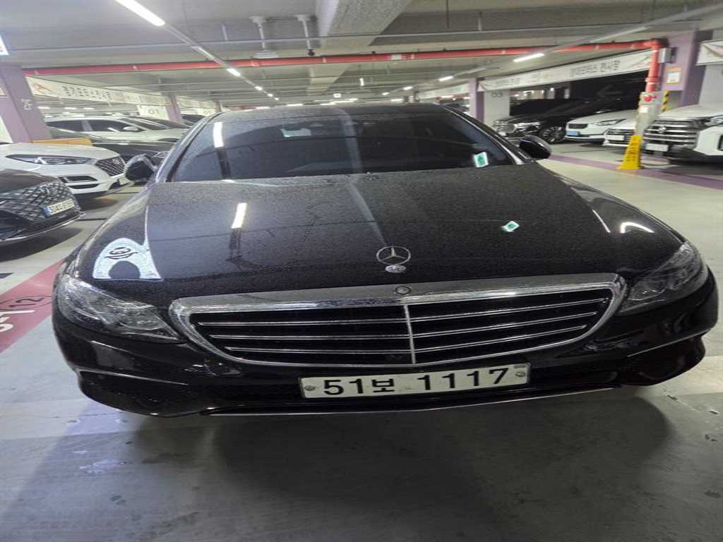 Mercedes Benz E class 2018 Negro - Importación desde Corea - HF Imports Iquique - Foto 1