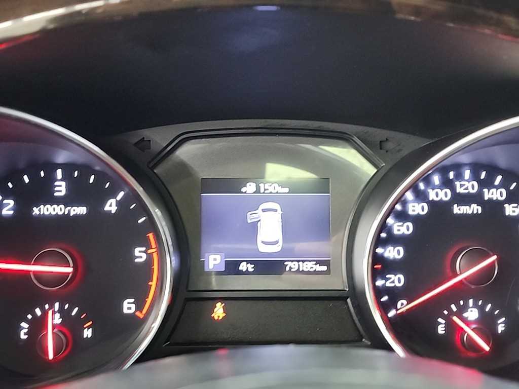 KIA Carnival - Vista 6