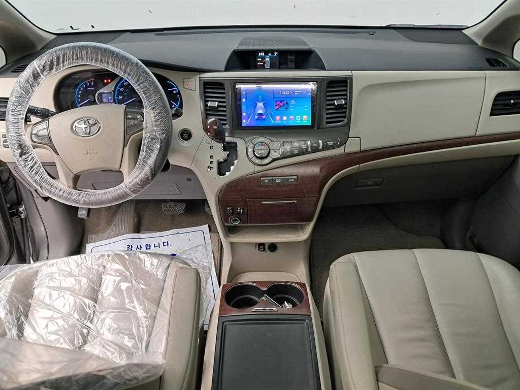 Toyota Siena - Vista 6