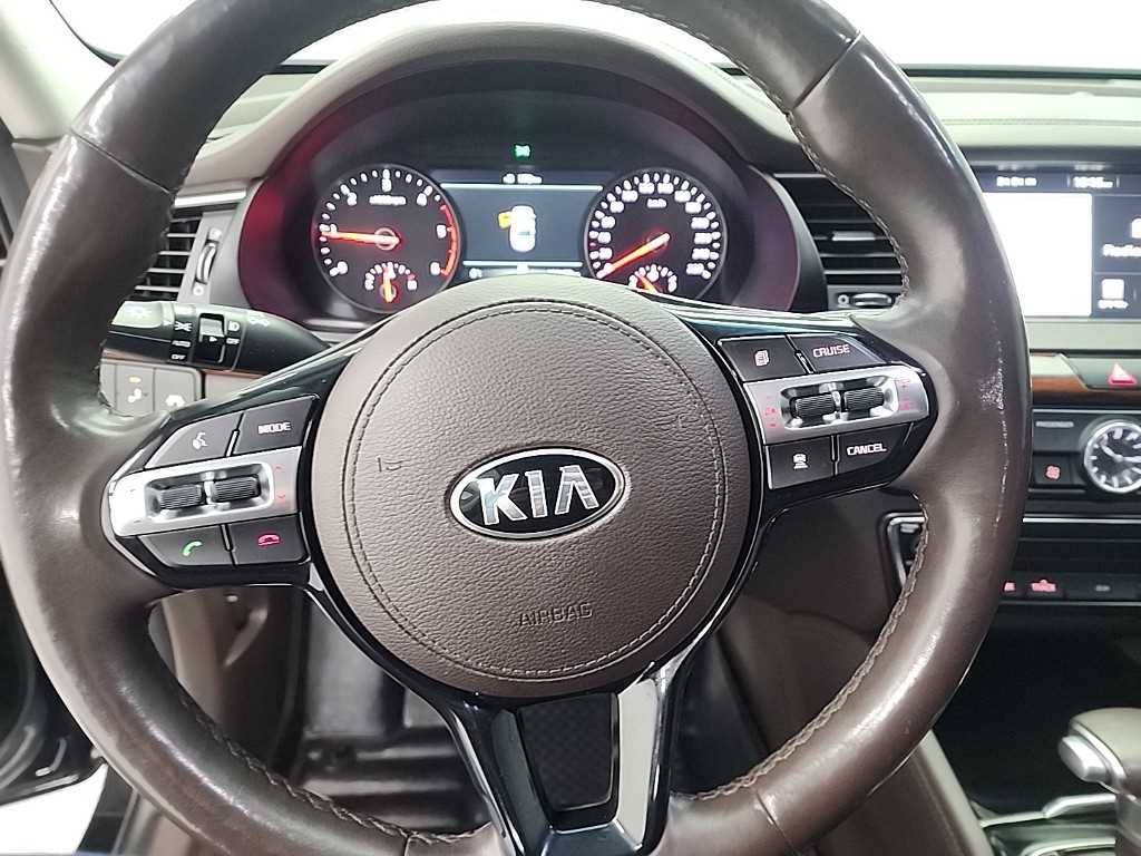 KIA K7 - Vista 9