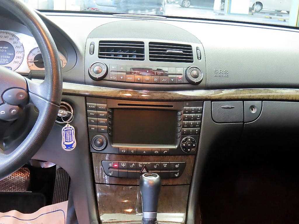 Mercedes Benz E class - Vista 11