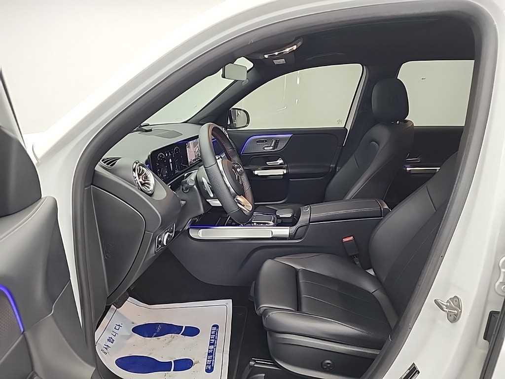 Mercedes Benz GLB Class - Vista 11