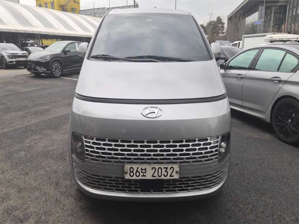 HYUNDAI Staria 2022 Gris - Importación desde Corea - HF Imports Iquique - Foto 1