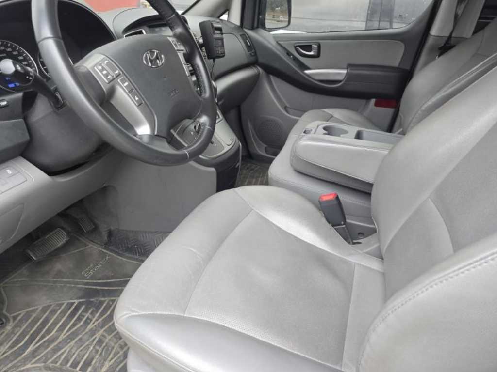 HYUNDAI Starex - Vista 11