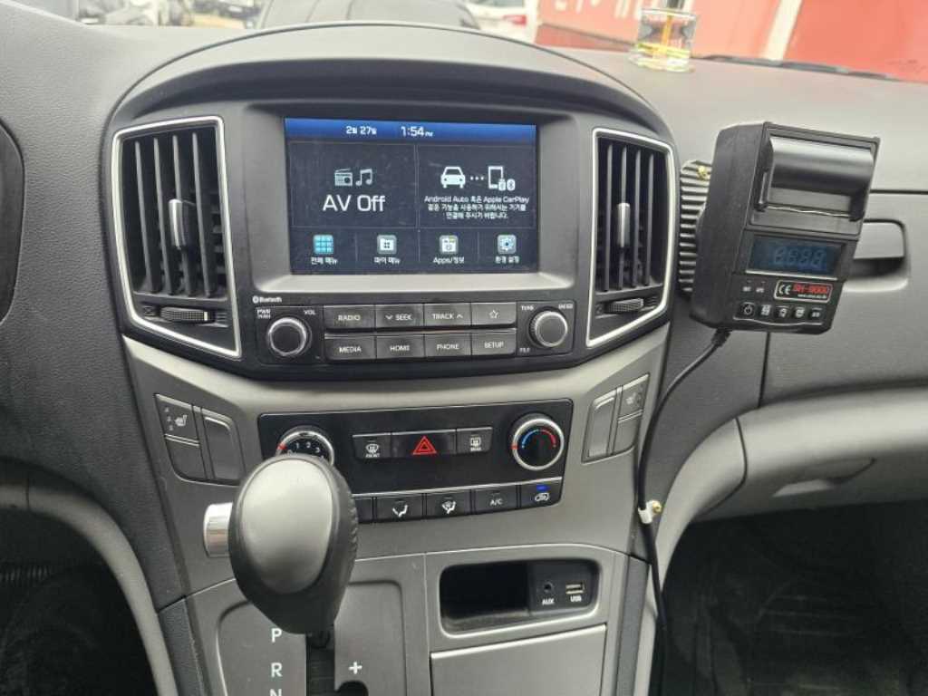 HYUNDAI Starex - Vista 12