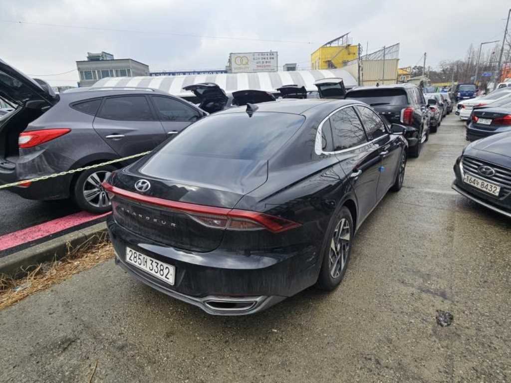 HYUNDAI Grandeur - Vista 5