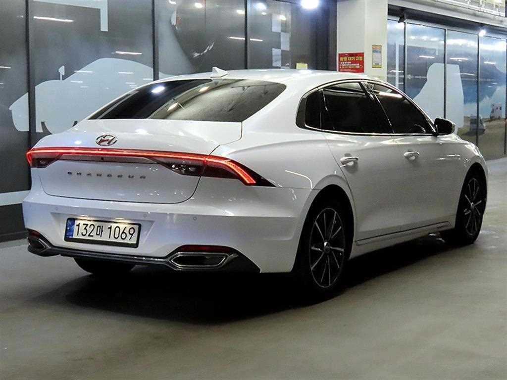 HYUNDAI Grandeur - Vista 4