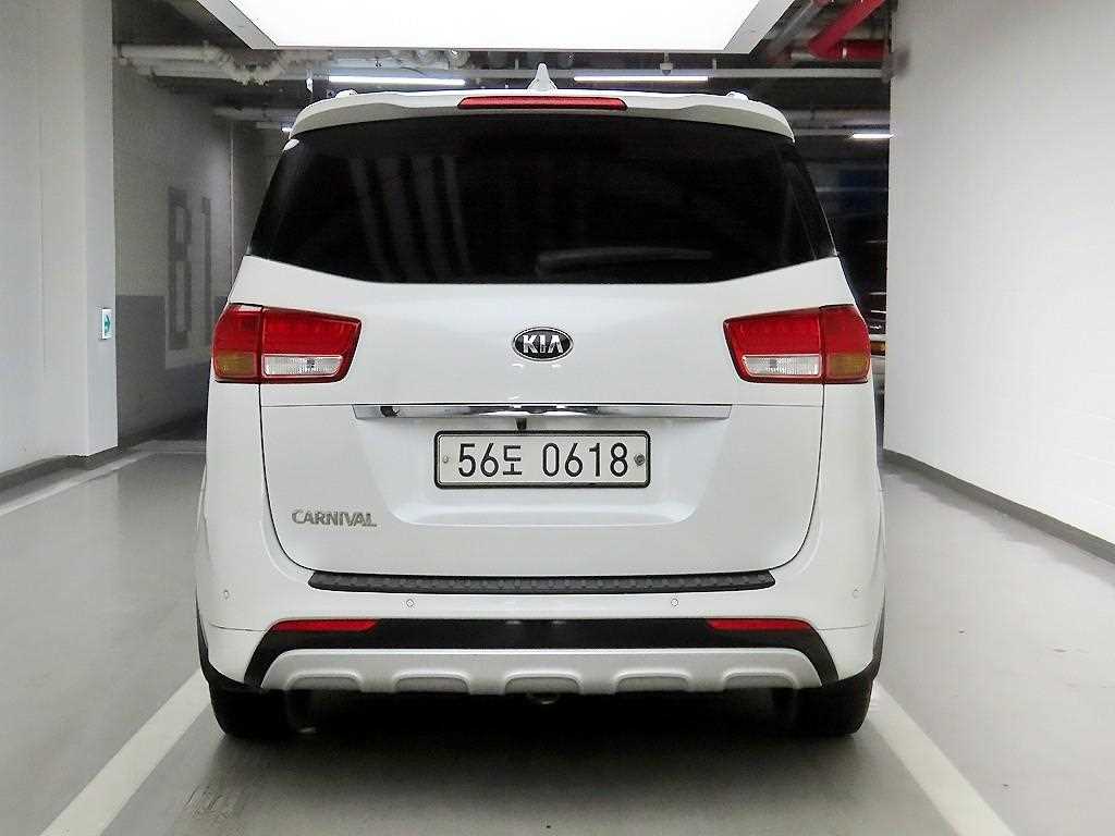 KIA Carnival - Vista 3