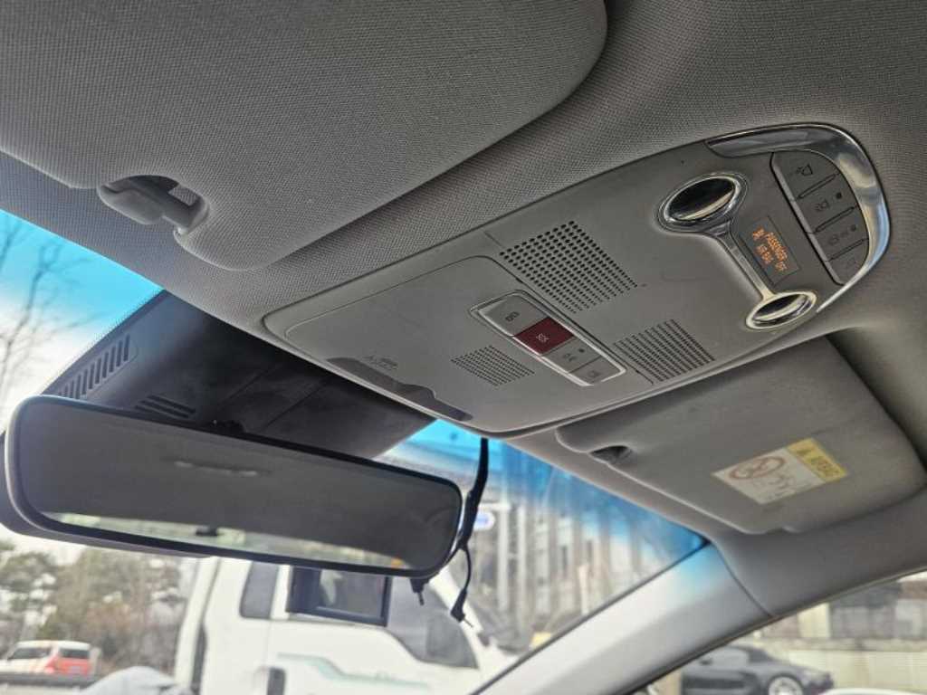 HYUNDAI Grandeur - Vista 12