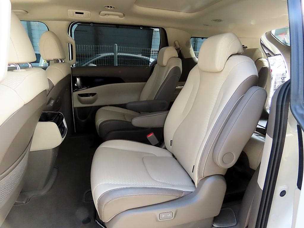 KIA Carnival - Vista 6