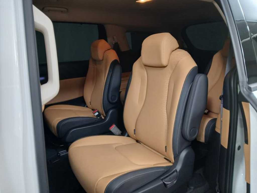 KIA Carnival - Vista 7