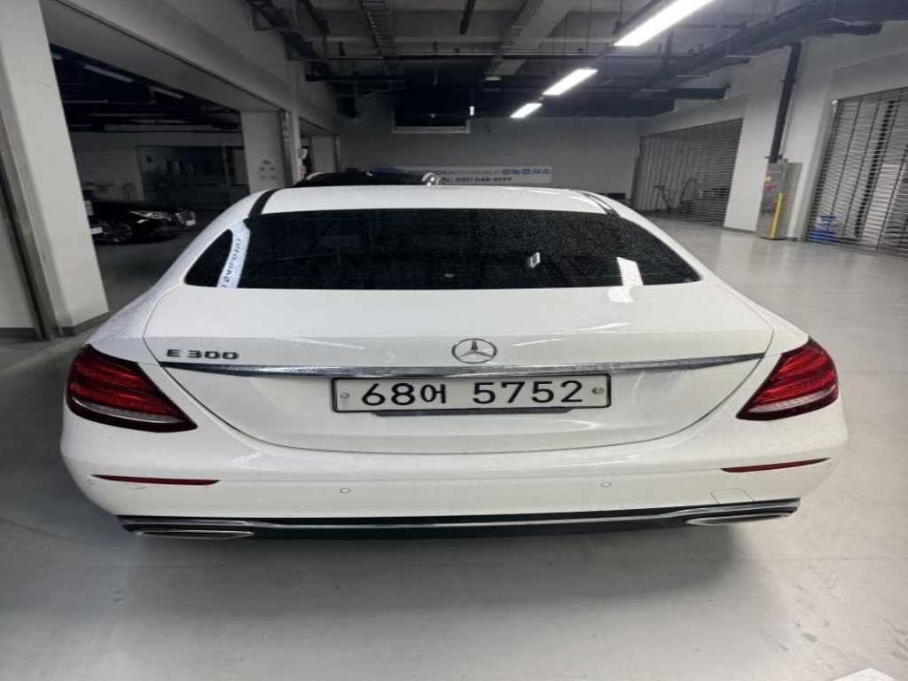 Mercedes Benz E class - Vista 2