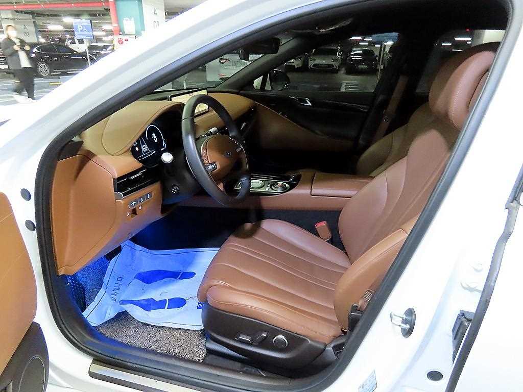 Genesis G80 - Vista 6