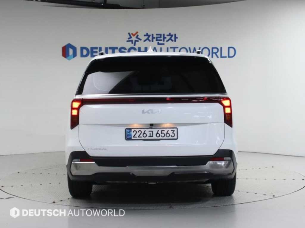 KIA Carnival - Vista 4