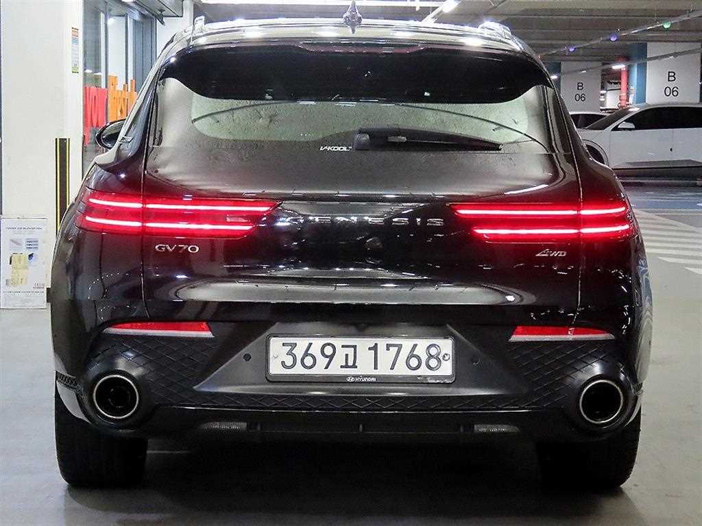 Genesis GV70 - Vista 5