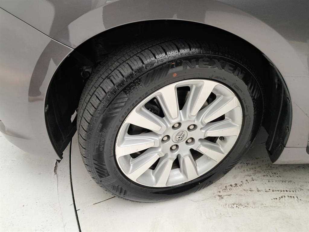 Toyota Siena 2014 Gris - Importación desde Corea - HF Imports Iquique - Foto 20