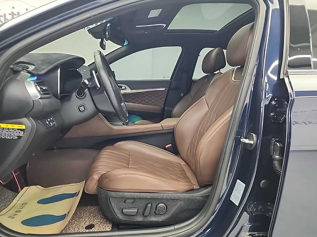 Genesis G70 - Vista 11